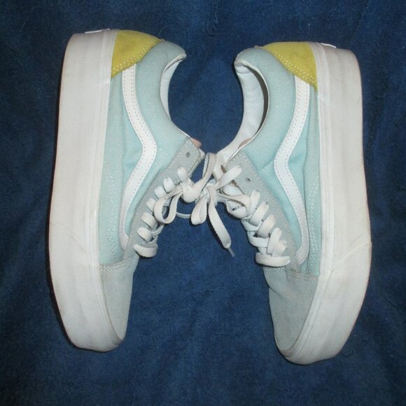 VANS WOMENS OR MENS SUDE AND CANVAS MULTI COLORED SKATE SHOES SIZE 7 - 8.5 - Picture 2 of 5
